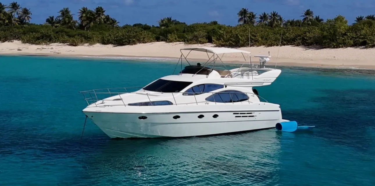 Azimut 50ft yacht cruising Puerto Rico waters