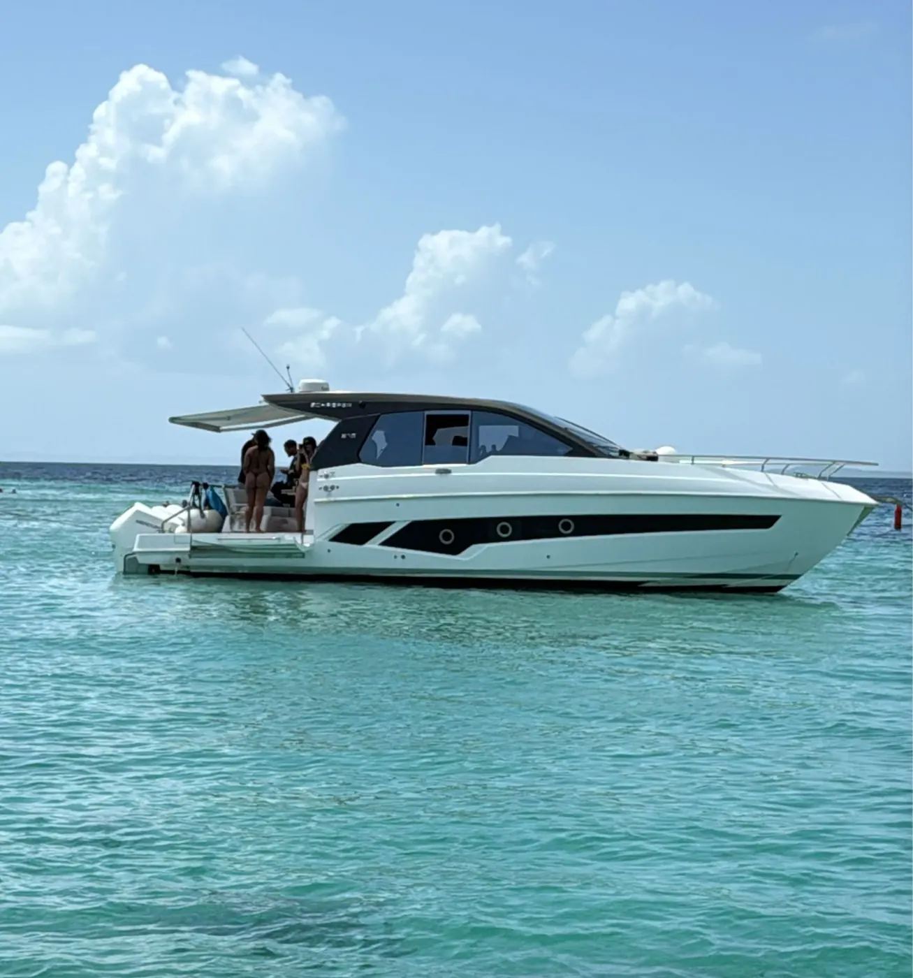 Schaefer 45 departing Marina Puerto del Rey, Fajardo